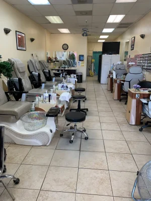 Cần sang tiệm nail khu du lịch nổi tiếng Sedona AZ thu hút khách walk-in - Bán Tiệm Nail tại Sedona, AZ, US