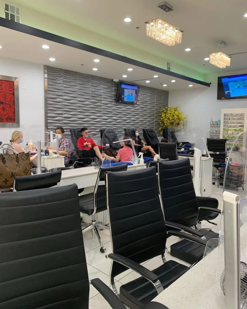 Cần Sang Tiệm Nail Tại Gilbert / Mesa, Arizona – Doanh Thu Ổn Định, Hơn 10,000 Khách Hàng, Hoạt Động 25 Năm - Bán Tiệm Nail tại Mesa, Arizona, United States - ảnh 2