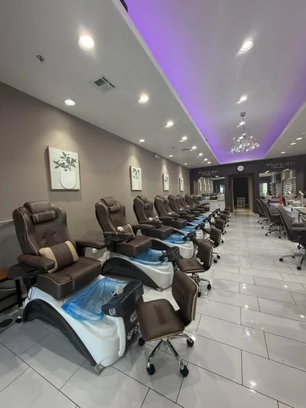 Sang tiệm nail gấp vị trí đẹp tại Cave Creek Arizona - Mua bán tiệm nail đông khách khu Mỹ trắng - Bán Tiệm Nail tại Cave Creek, Arizona, United States - ảnh 1