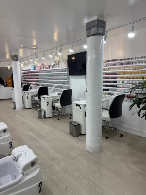 Cần sang gấp tiệm nail tại San Francisco CA vị trí đẹp mới remodel vào làm ngay - Bán Tiệm Nail tại San Francisco, CA, US