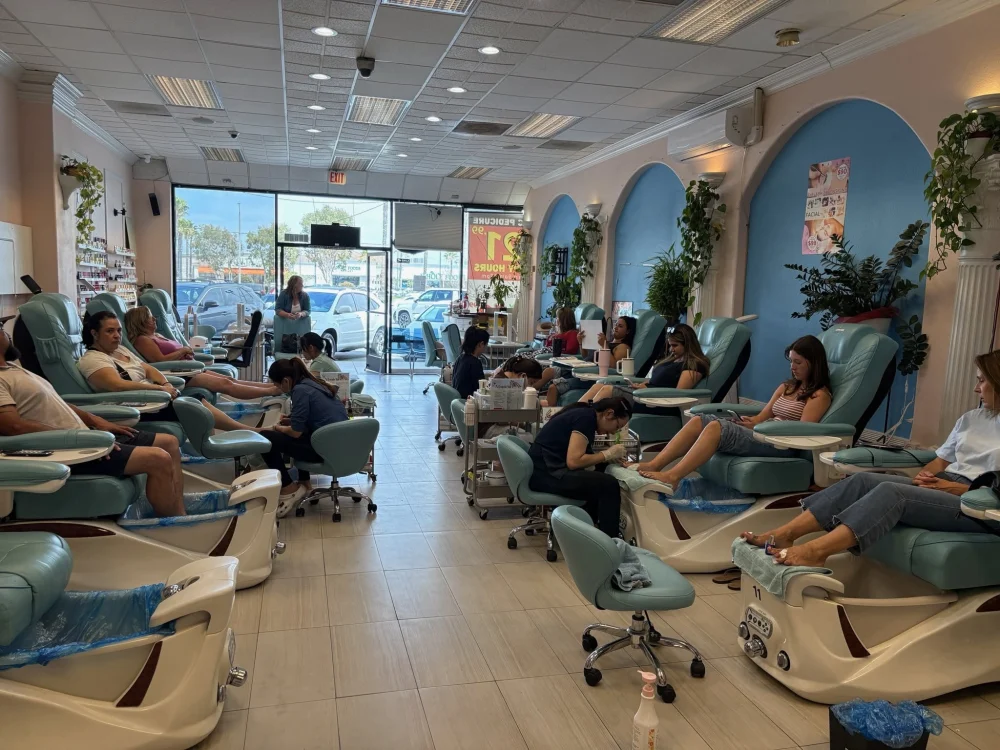 Cần Sang Tiệm Nail Tại Huntington Beach, California – Khách Mỹ Trắng Đông, Hoạt Động 16 Năm - Bán Tiệm Nail tại Huntington Beach, California, United States - ảnh 1