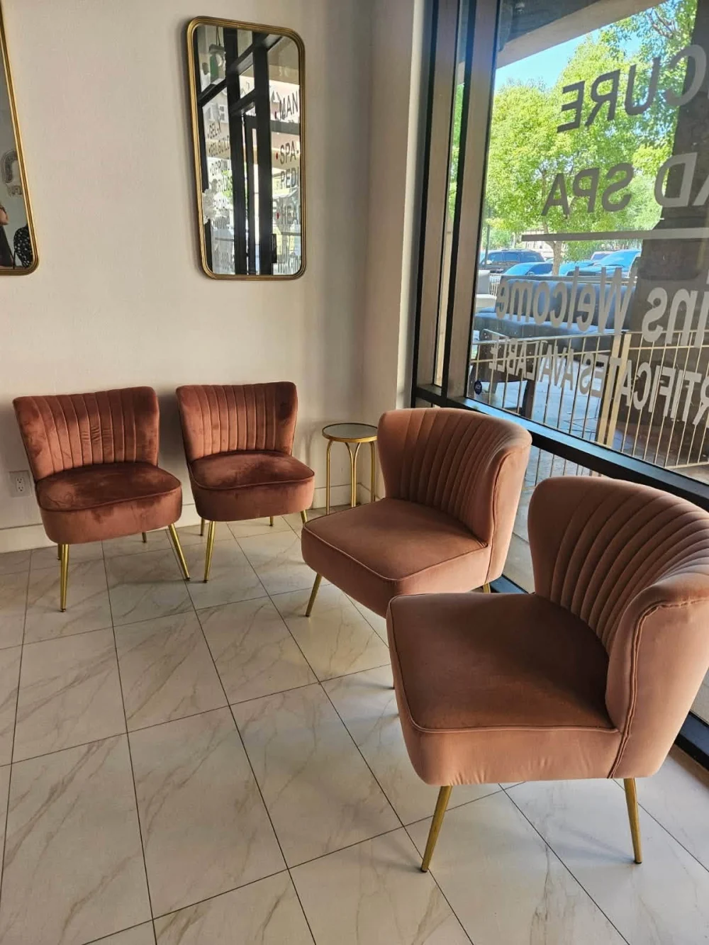 Sang Gấp Tiệm Nail Downtown Pomona CA Đông Khách - Bán Tiệm Nail tại Pomona, California, United States - ảnh 3
