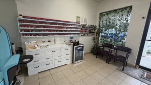 Sang tiệm nail gấp giá tốt tại Clermont Florida - Mua bán tiệm nail đông khách gần Orlando - Bán Tiệm Nail tại Clermont, FL, US