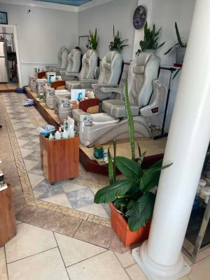 Sang Tiệm Nail Ở Zion IL Gần Chicago Suburbs - Bán Tiệm Nail tại Zion, IL, US