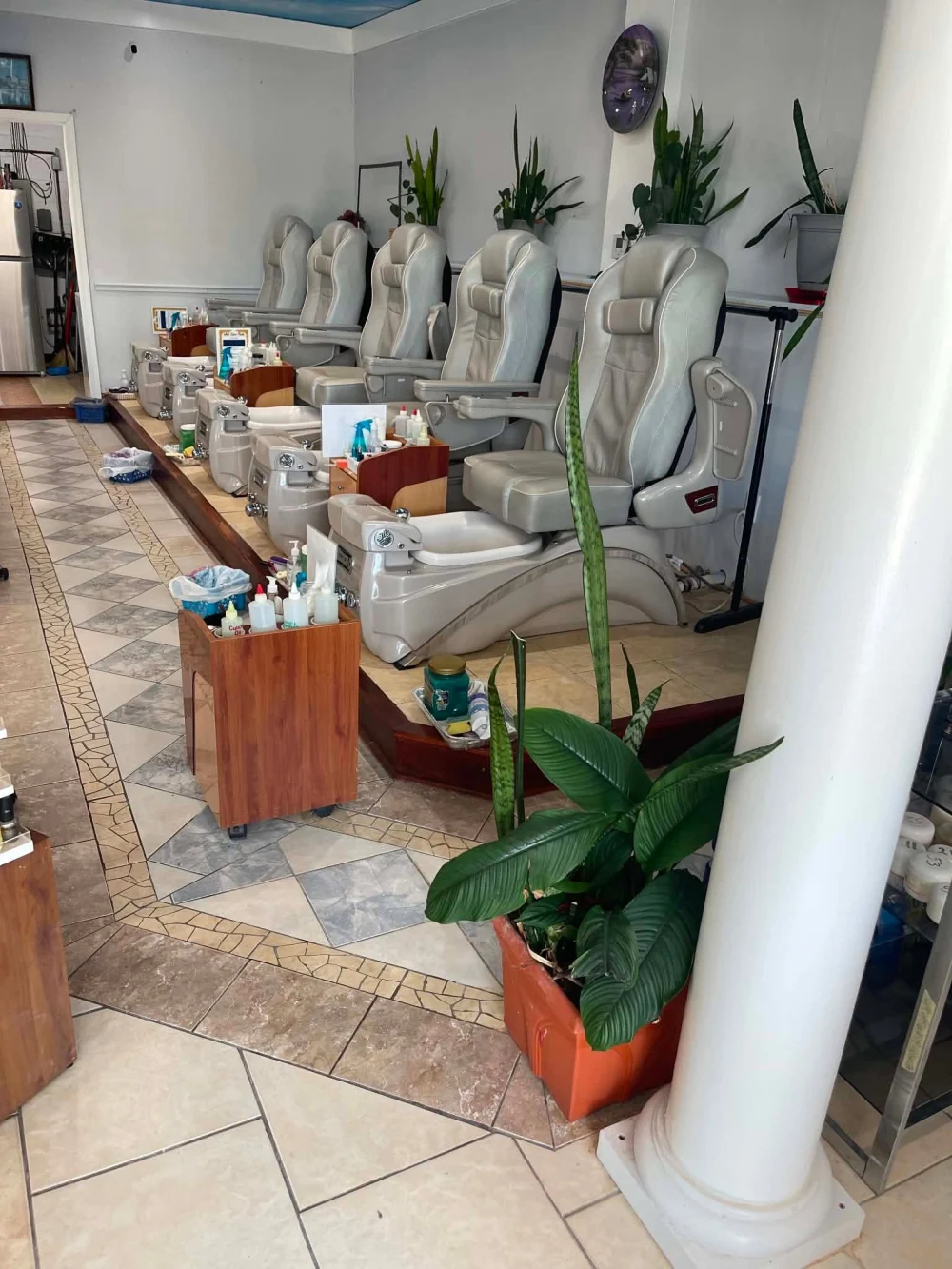 Sang Tiệm Nail Ở Zion IL Gần Chicago Suburbs - Bán Tiệm Nail tại Zion, Illinois, United States - ảnh 1