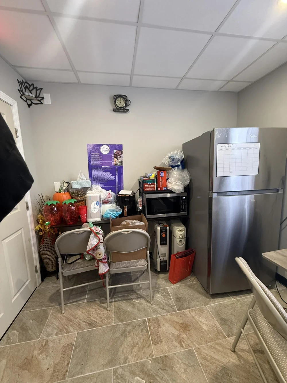 Sang nhượng tiệm Nail & Hair Salon đông khách tại Boston Massachusetts - Mua bán tiệm kinh doanh làm đẹp sinh lời tốt - Bán Tiệm Nail tại Boston, Massachusetts, United...