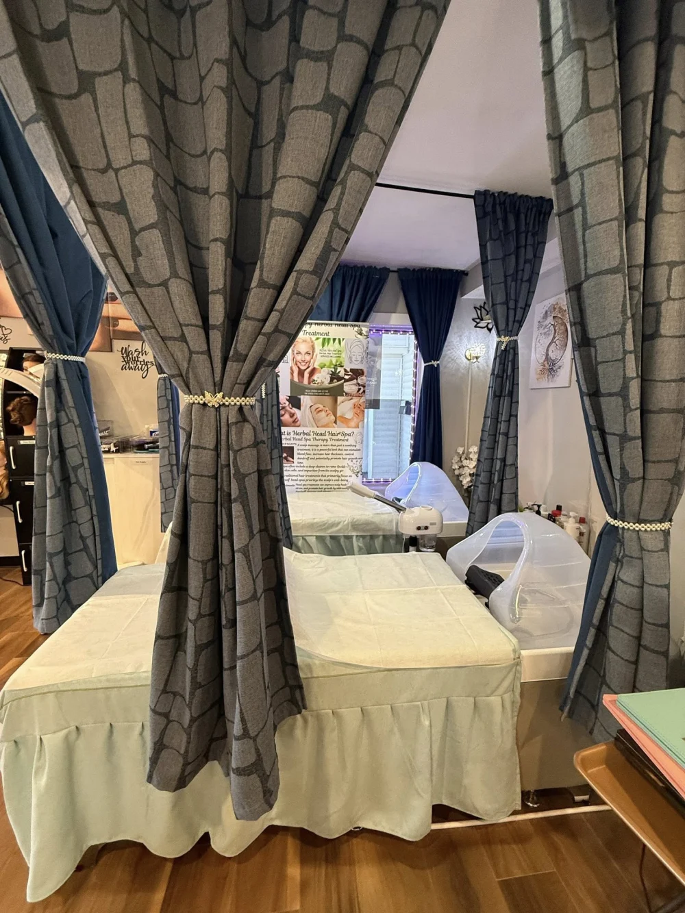 Sang nhượng tiệm Nail & Hair Salon đông khách tại Boston Massachusetts - Mua bán tiệm kinh doanh làm đẹp sinh lời tốt - Bán Tiệm Nail tại Boston, Massachusetts, United...