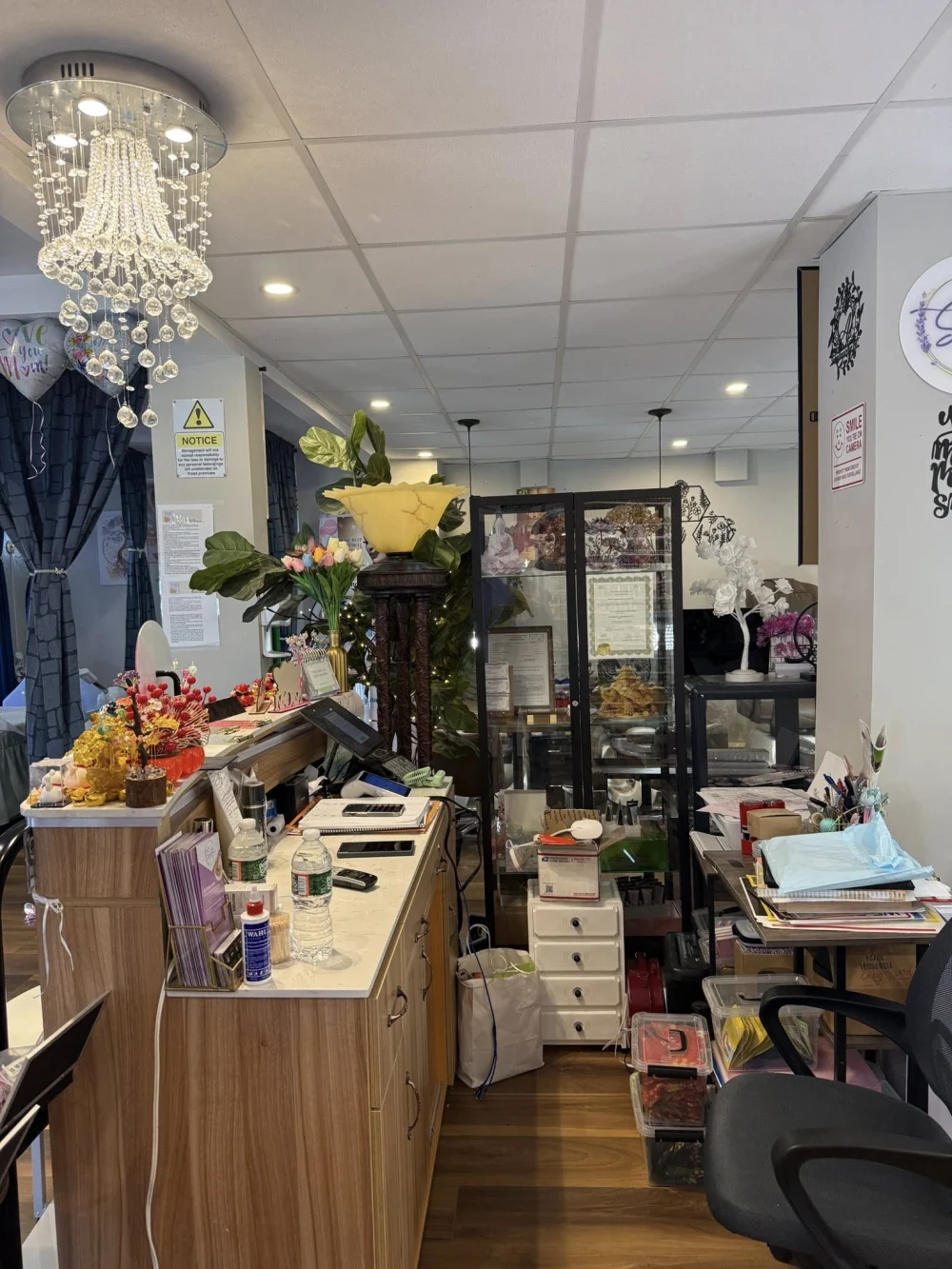 Sang nhượng tiệm Nail & Hair Salon đông khách tại Boston Massachusetts - Mua bán tiệm kinh doanh làm đẹp sinh lời tốt - Bán Tiệm Nail tại Boston, Massachusetts, United...