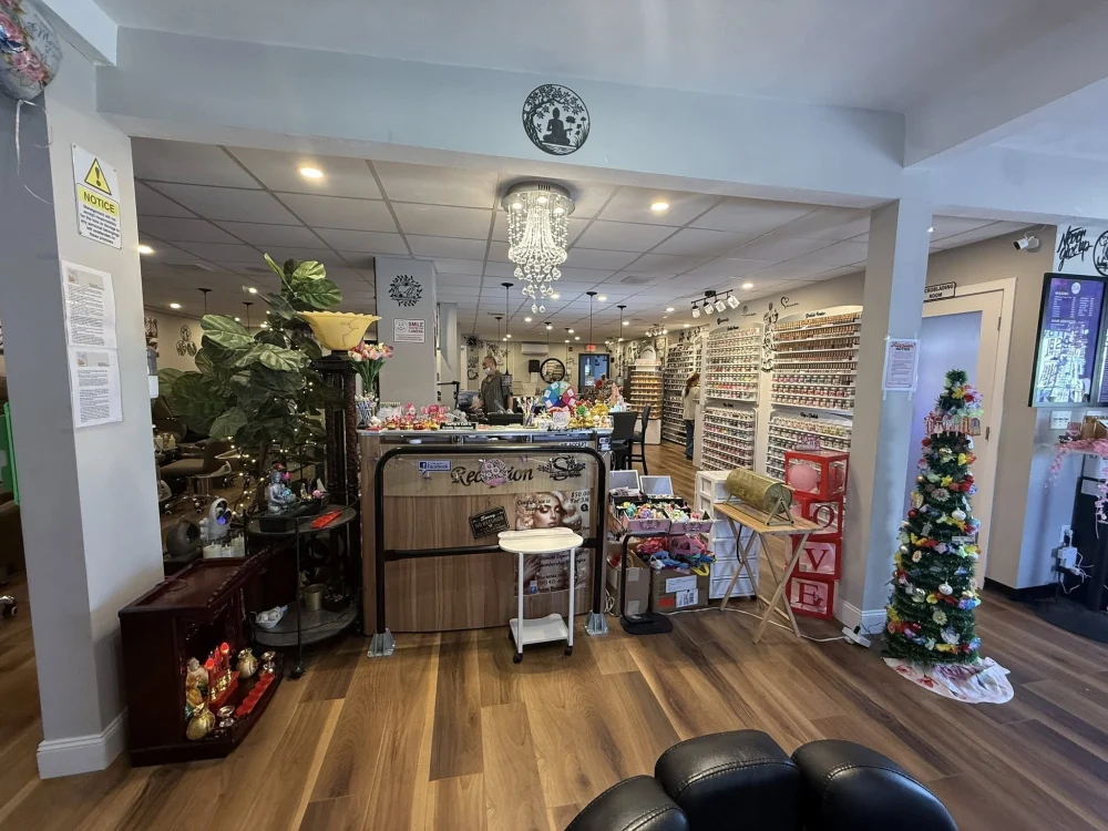 Sang nhượng tiệm Nail & Hair Salon đông khách tại Boston Massachusetts - Mua bán tiệm kinh doanh làm đẹp sinh lời tốt - Bán Tiệm Nail tại Boston, Massachusetts, United...