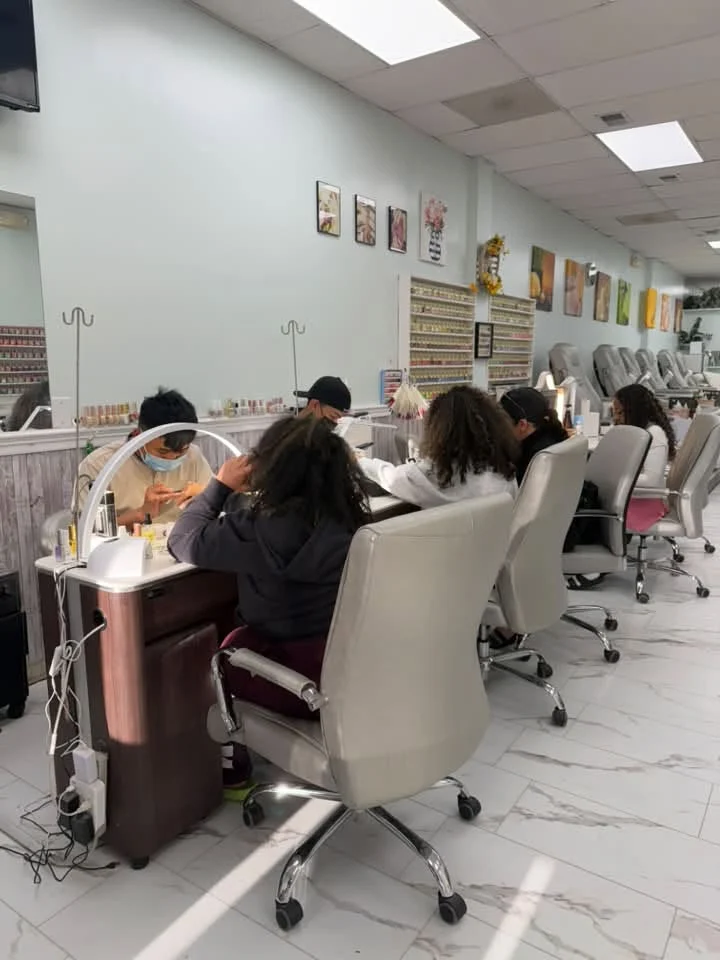 Sang Gấp Tiệm Nail Tại Maryland – Khu Mỹ Trắng, Khách Walk-In Đông, Rent Thấp, Giá Sang Chỉ $75,000 - Bán Tiệm Nail tại Hagerstown, Maryland, United States - ảnh 3