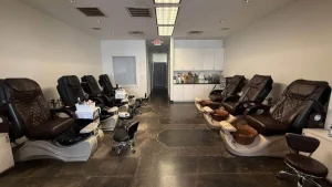 Cần bán tiệm nails gấp mặt tiền đường 45 South Houston khu đông dân cư - Bán Tiệm Nail tại Houston, TX, US