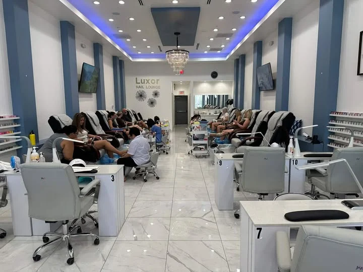 Luxor Nail Lounge Tuyển Gấp Thợ Nail Tại Arizona – Bao Lương, 100% Check, Khách Ổn Định Quanh Năm - Nail Salon Jobs in Mesa, Arizona, United States - image 1
