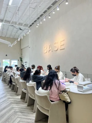 Tuyển thợ nail gấp tại West Hollywood California tiệm đông khách bao lương cao ổn định - Nail Salon Jobs in West Hollywood, CA, US