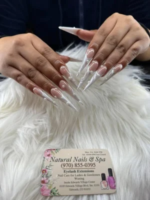 Tuyển thợ nail gấp tại Colorado khu du lịch tip cao – Việc làm nail có chỗ ở cho thợ bao income tốt - Việc làm Nail tại Edwards, CO, US