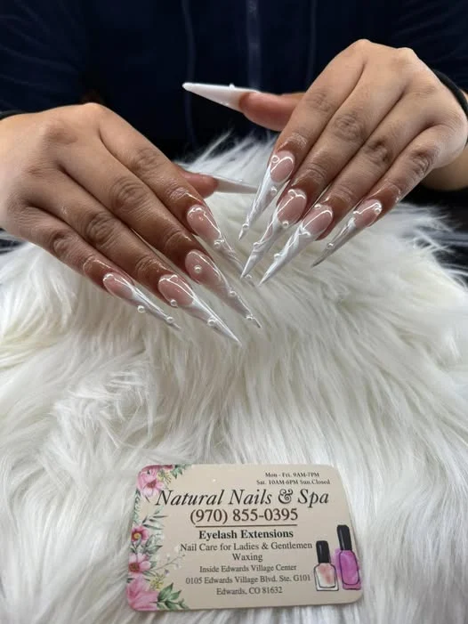 Tuyển thợ nail gấp tại Colorado khu du lịch tip cao – Việc làm nail có chỗ ở cho thợ bao income tốt - Việc làm Nail tại Edwards, Colorado, United States - ảnh 1