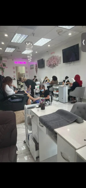 Tuyển Thợ Nối Mi Có Bằng Gần Bellaire Houston TX Lương $800–$1,000 - Việc làm Nail tại Houston, TX, US