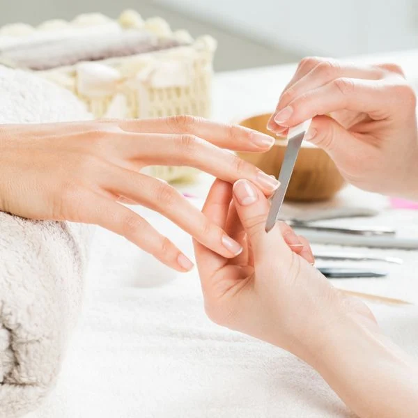 Tiệm cần nhiều Thợ Nail, Facial Waxing, Eyeslash Extension